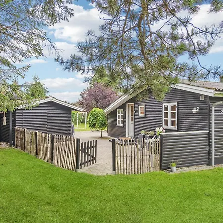 Holiday home 2 Bedroom Stunning In Hals