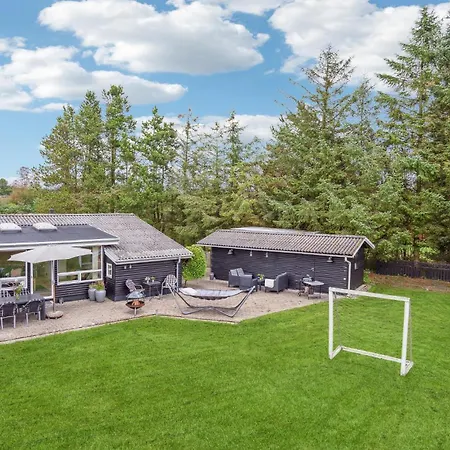 2 Bedroom Stunning In Casa de Férias Hals