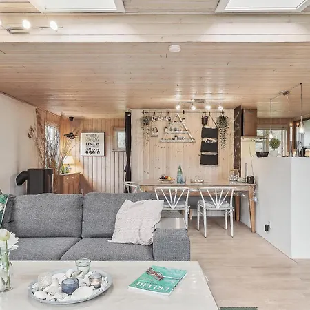 Casa de Férias 2 Bedroom Stunning In Hals