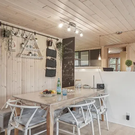 Holiday home 2 Bedroom Stunning In Hals