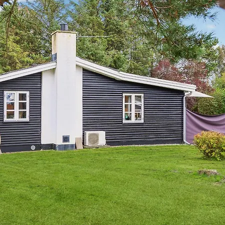 2 Bedroom Stunning In *