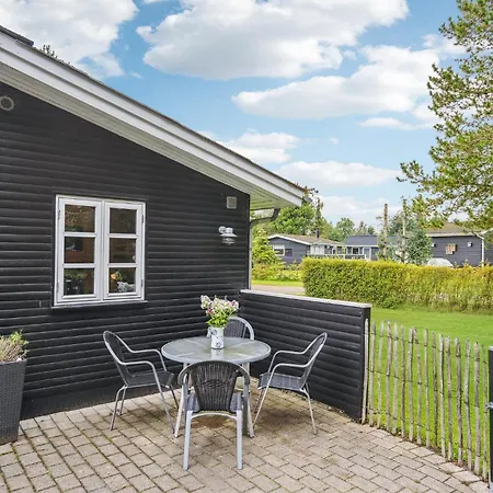 2 Bedroom Stunning In * Hals